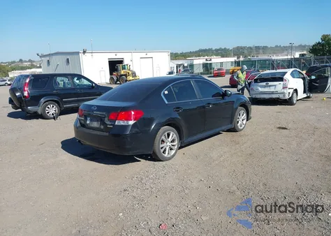 2013 Subaru Legacy 2.5I Premium из США, поврежденный, VIN 4S3BMBC65D3048235